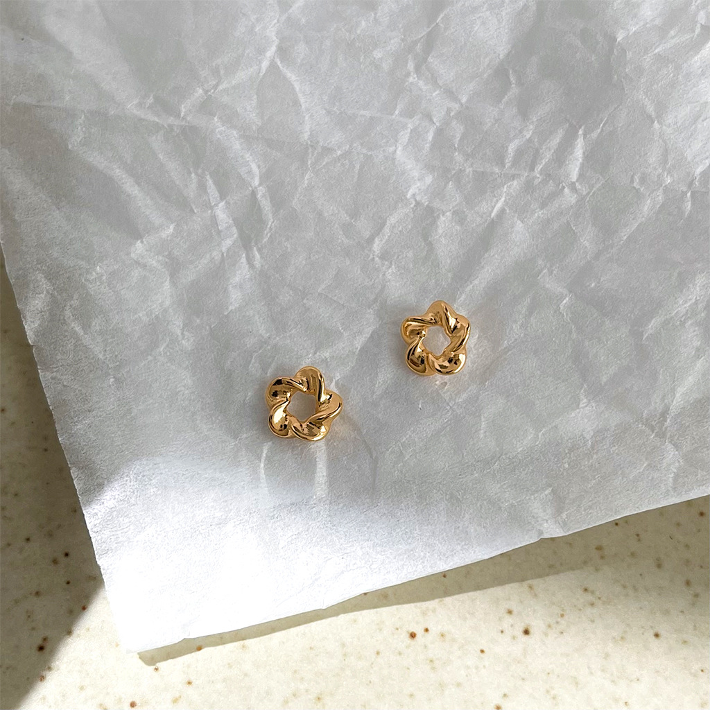 耳语6_0000s_0044_组 45.jpg