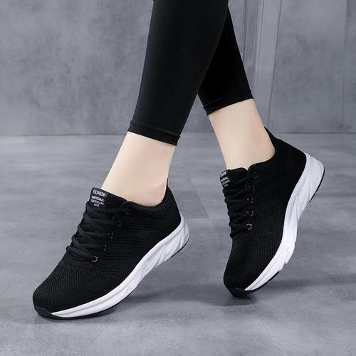  Spring and Summer New Sports Shoes Women's Lightweight Travel Leisure Breathable Running Shoes Soft Sole Travel Shoes Large Size Women's Shoes