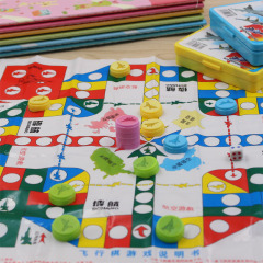 チェスの学生のゲームのチェスの子供の早教のおもちゃの学生の贈り物の露店の商品の供給源の卸売り