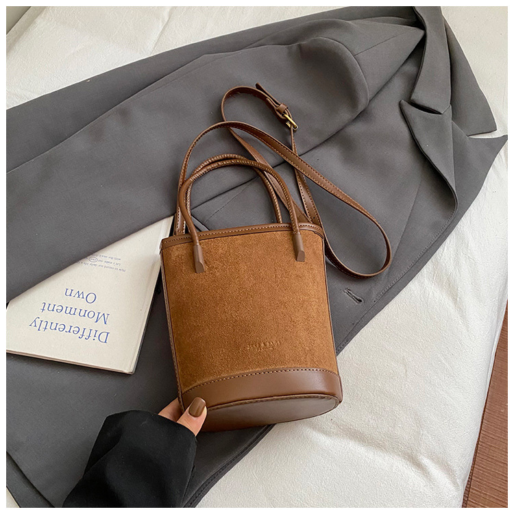 Otoño y invierno retro gavet bolso de cubo de mano mujer 2025 nuevo estilo de alto nivel retro versátil bolso de hombro image 13