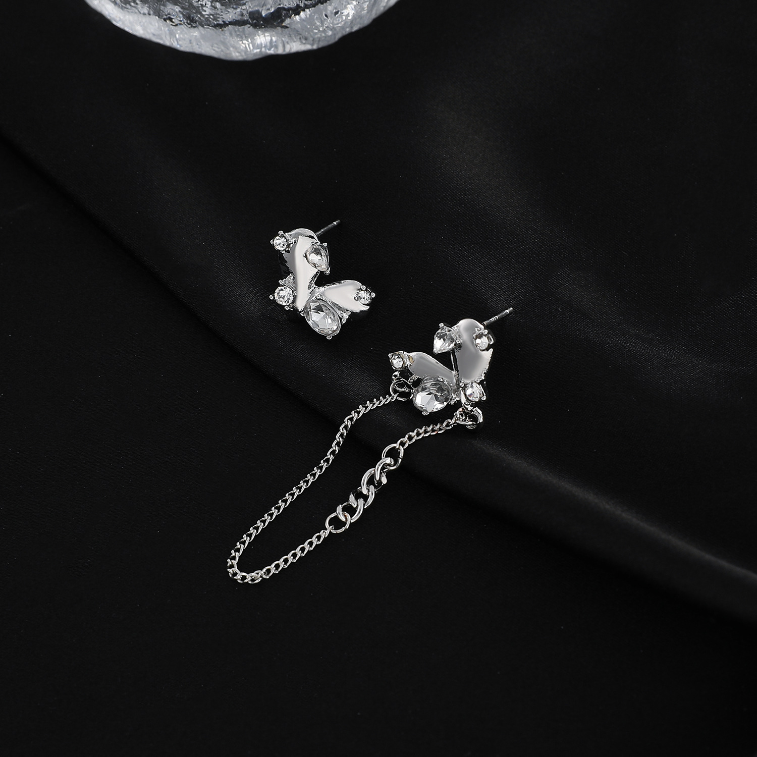 Asymmetric Heart Shaped Women's Fashion Simple Long Chain Zircon Earrings display picture 5