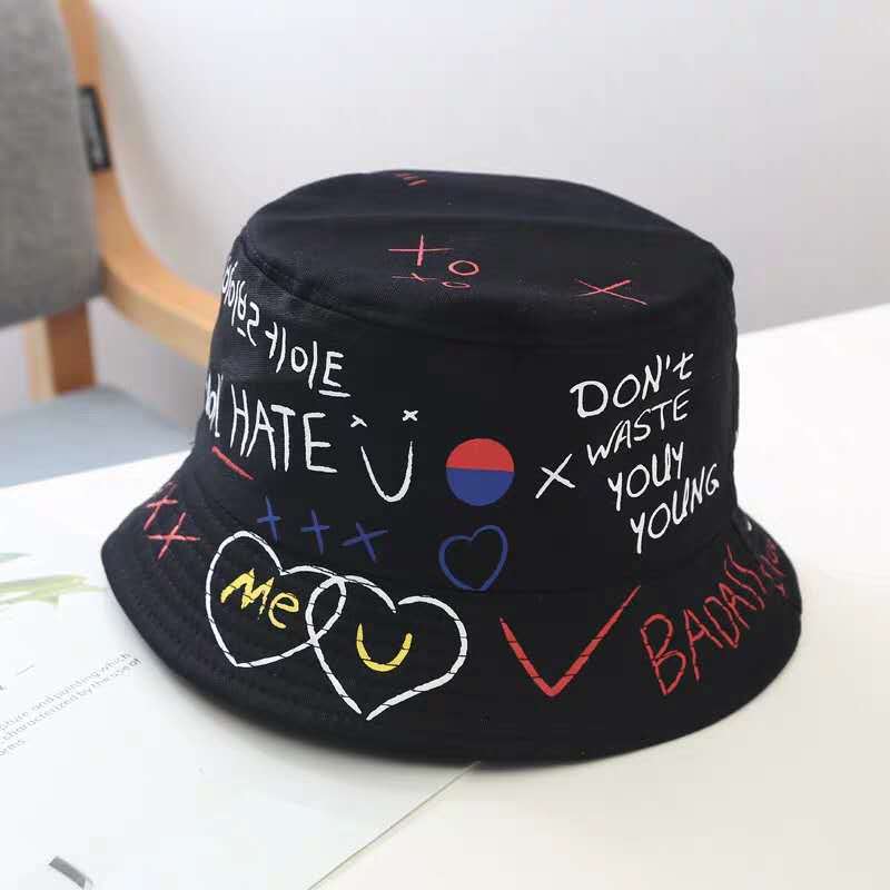 New casual sunshade fisherman hats, trendy and fashionable basin hats, men's and women's hats, personalized graffiti patterns, black and white detail image 4