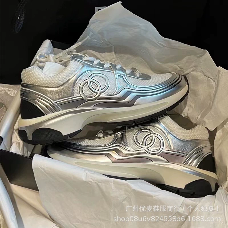 Xiao Xiangfeng Double C Серебряный Рог King Houddin Dad Shoes Женская ранняя весна 2024 Новые дикие дышащие повседневные кроссовки