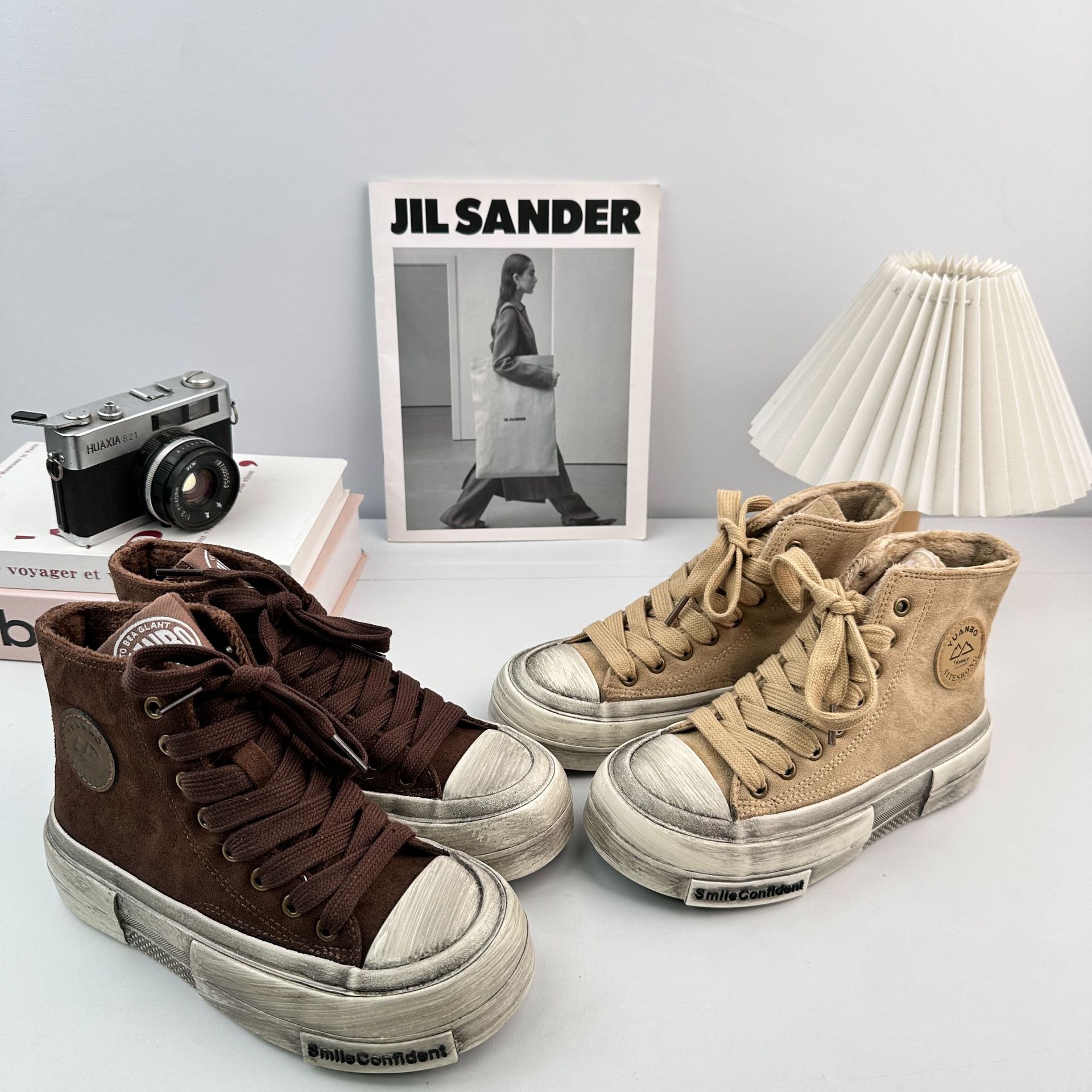 Yuanbo2025 invierno aumento de la parte inferior gruesa de los zapatos de lona de las niñas estudiantes de alta altura estilo coreano versátil retrógrado hacer viejos zapatos de skate