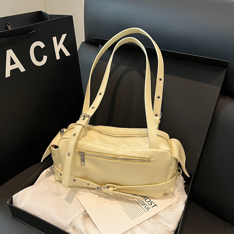 Bolsos de axila populares de este año, nuevos bolsos de verano 2025, bolsos de moda estilo motocicleta, bolsos de hombro del mismo estilo en vivo