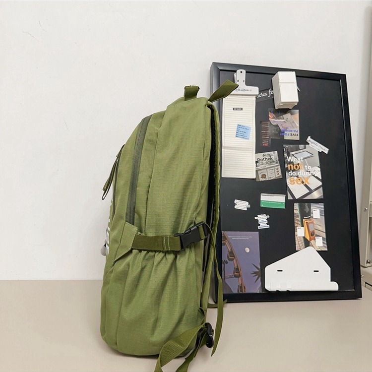 Mochila de gran capacidad impermeable y resistente al desgaste 2024 nueva mochila de ocio salvaje para estudiantes universitarios de secundaria y preparatoria al por mayor