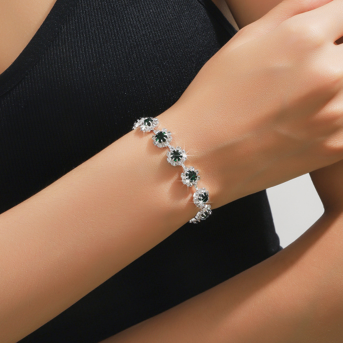 80518106 녹색 팔찌