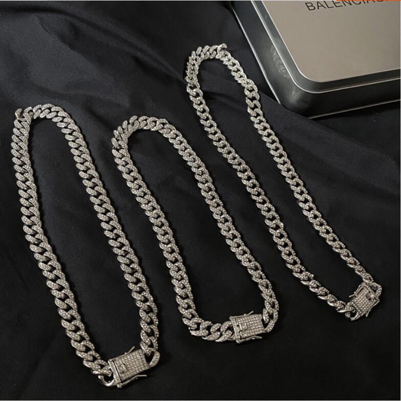 Fashion Diamond Chain Thick Clavicle Chain Wholesale display picture 1