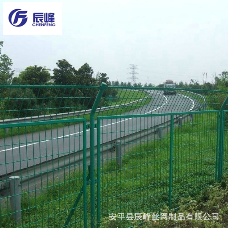 机场铁路框架护栏网农用园林防护围栏车间隔离栅栏钢丝公路防锈