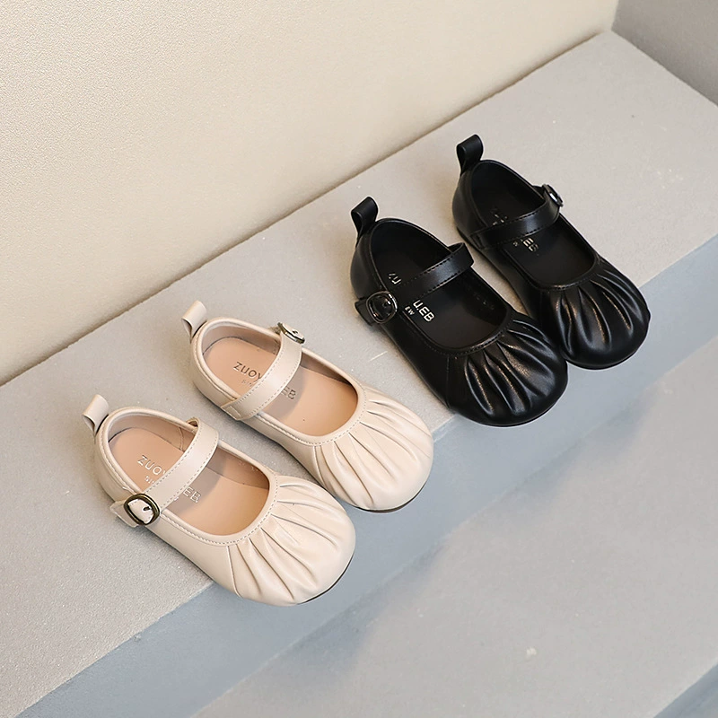 2024 Весенняя новая детская обувь для девочек, молочные туфли в Корейском стиле, маленькие черные туфли для маленьких девочек, Нескользящие маленькие кожаные туфли с мягкой подошвой