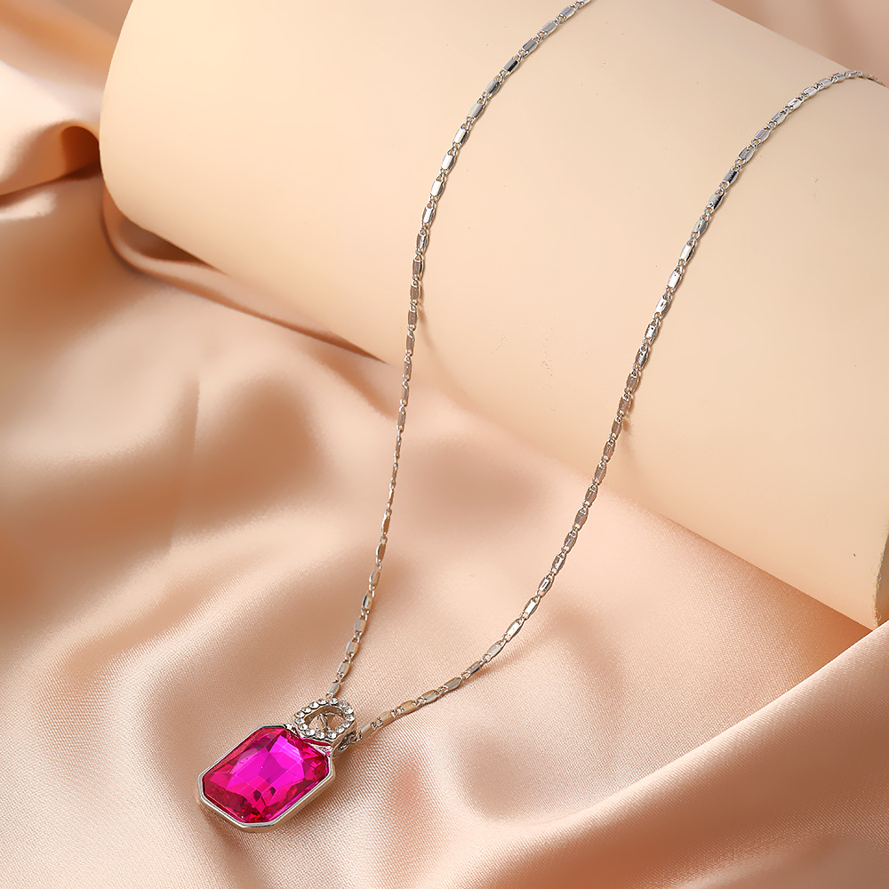 Crystal Geometric Square Pendant Necklace With Long Sweater Chain_voghion.com