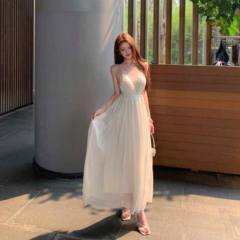 French-Style Elegant Spaghetti Strap Dress for Women, Summer 2026 New Model, Mesh Patchwork, Waist-Cinching, Slimming, Flowing Chiffon Long Dress