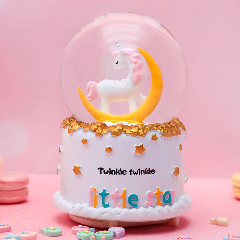 Romántico secreto bosque bola de cristal luminosa caja de música caballo blanco creativo decoración de escritorio de niña regalo de estudiante al por mayor