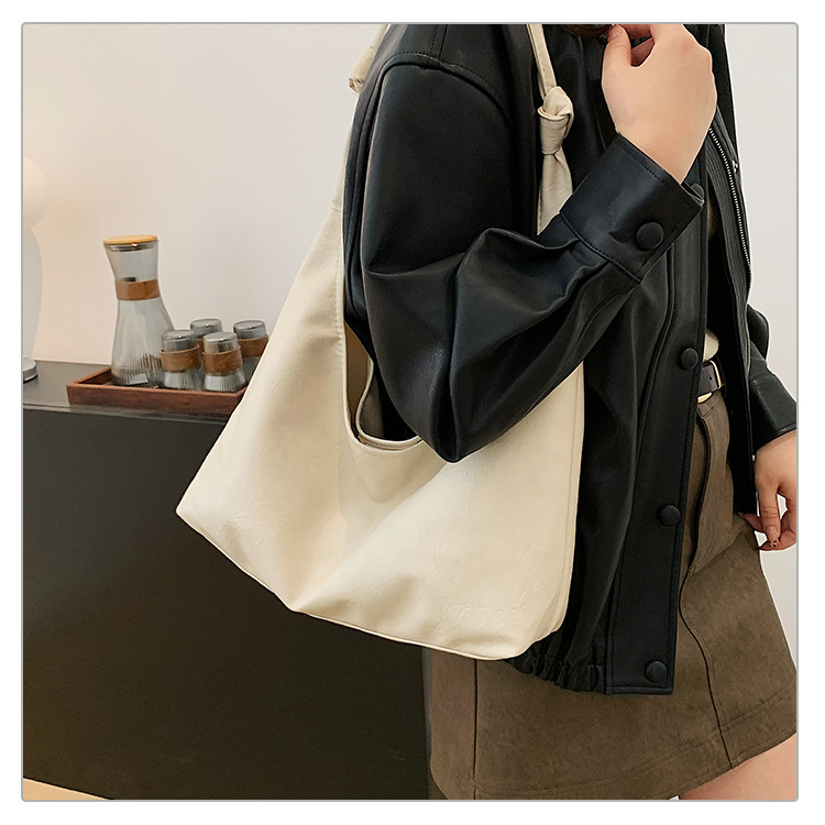 Large-capacity commuter bag for women, 2024 new style, fashionable and retro single-shoulder bag, casual and versatile, underarm tote soft leather bag undefined