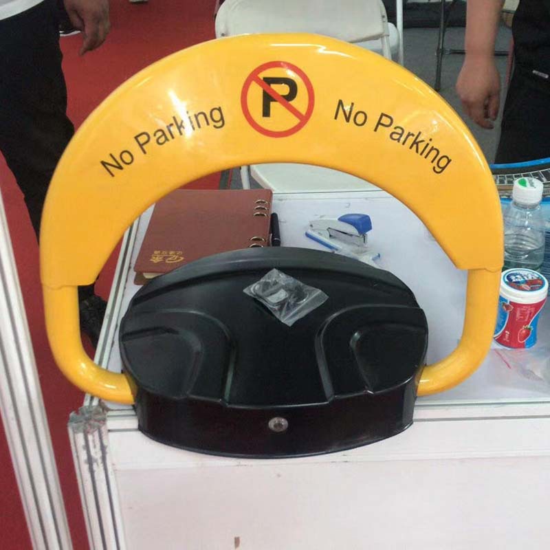 21142792424_1944963126