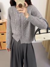 2025秋冬上衣新款亮片毛衣女时尚麻花圆领针织开衫宽松慵懒风女装