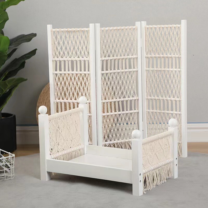 Baby wooden photography props 100-day baby crib swing shooting scene Auxiliary solid wood photography props bed