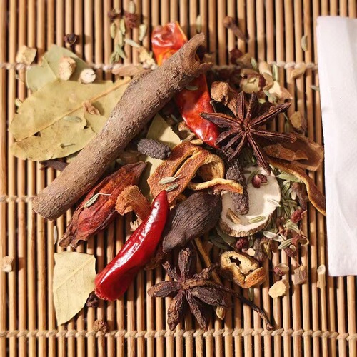 Spice packets wholesale, braising seasonings, cooking flavoring, kitchen seasonings, braised meat seasonings, household meat flavoring, versatile for all meat.