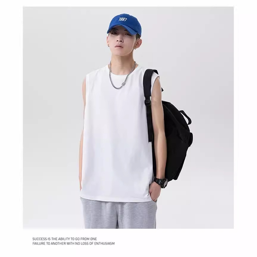 2026 hombre de verano chaleco deportivo sin mangas nuevo estilo coreano de cuello redondo camisa de color sólido al por mayor