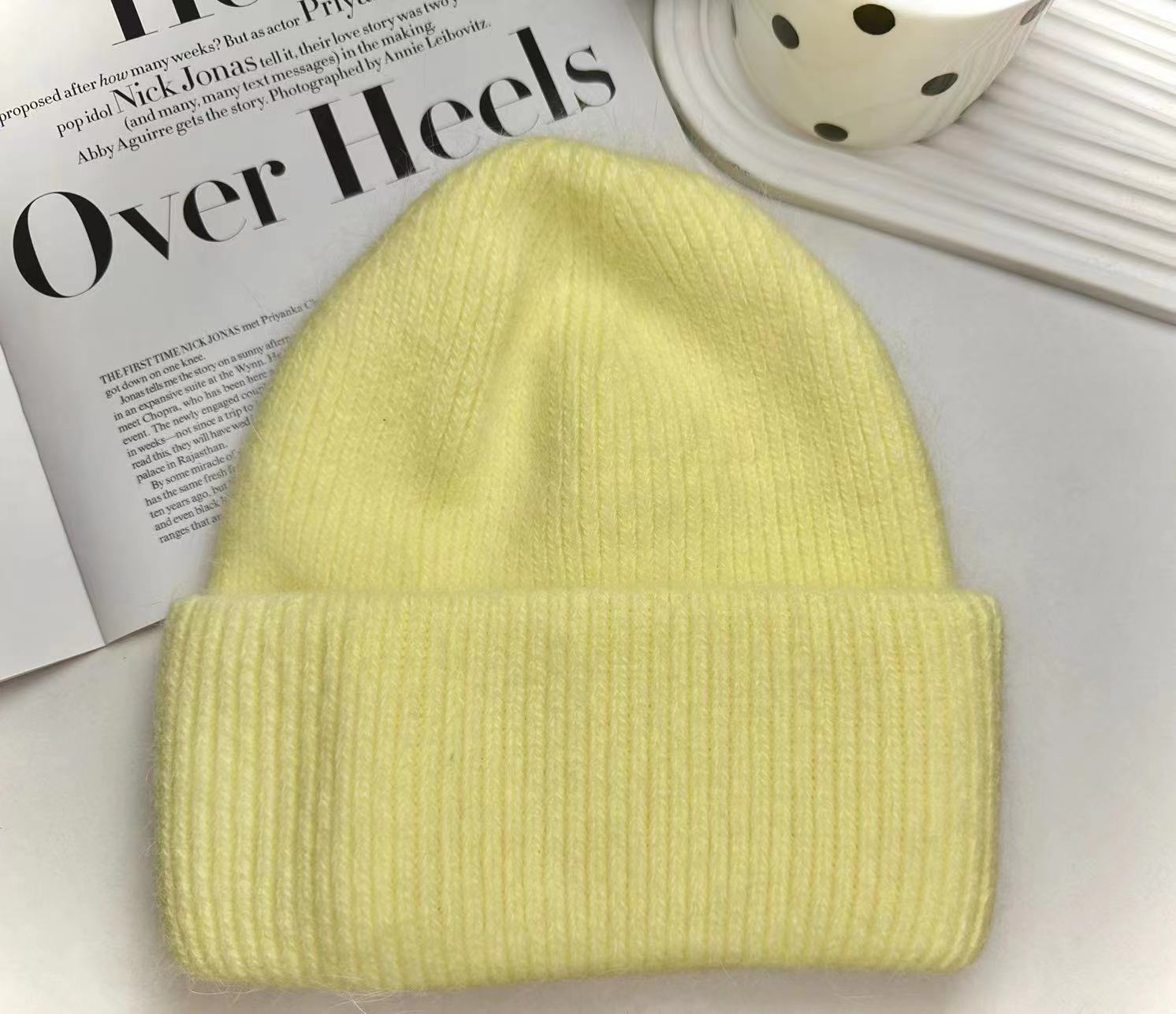 Piel de conejo engrosada sombrero de lana para las mujeres de moda Corea del Sur ins moda Otoño e Invierno japonés frío sombrero cálido Jersey rizado sombrero de punto