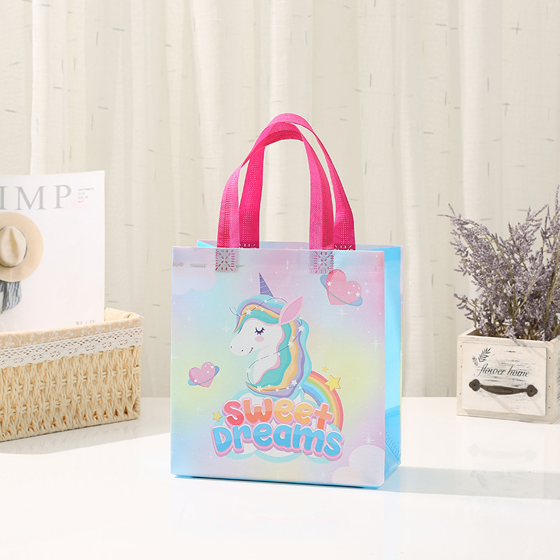 Bolsa de regalo pequeña para el Día del Niño, bolsa de regalo de tela no tejida con diseño de dinosaurio, bolsa de regalo para dulces de jardín de infantes image 14