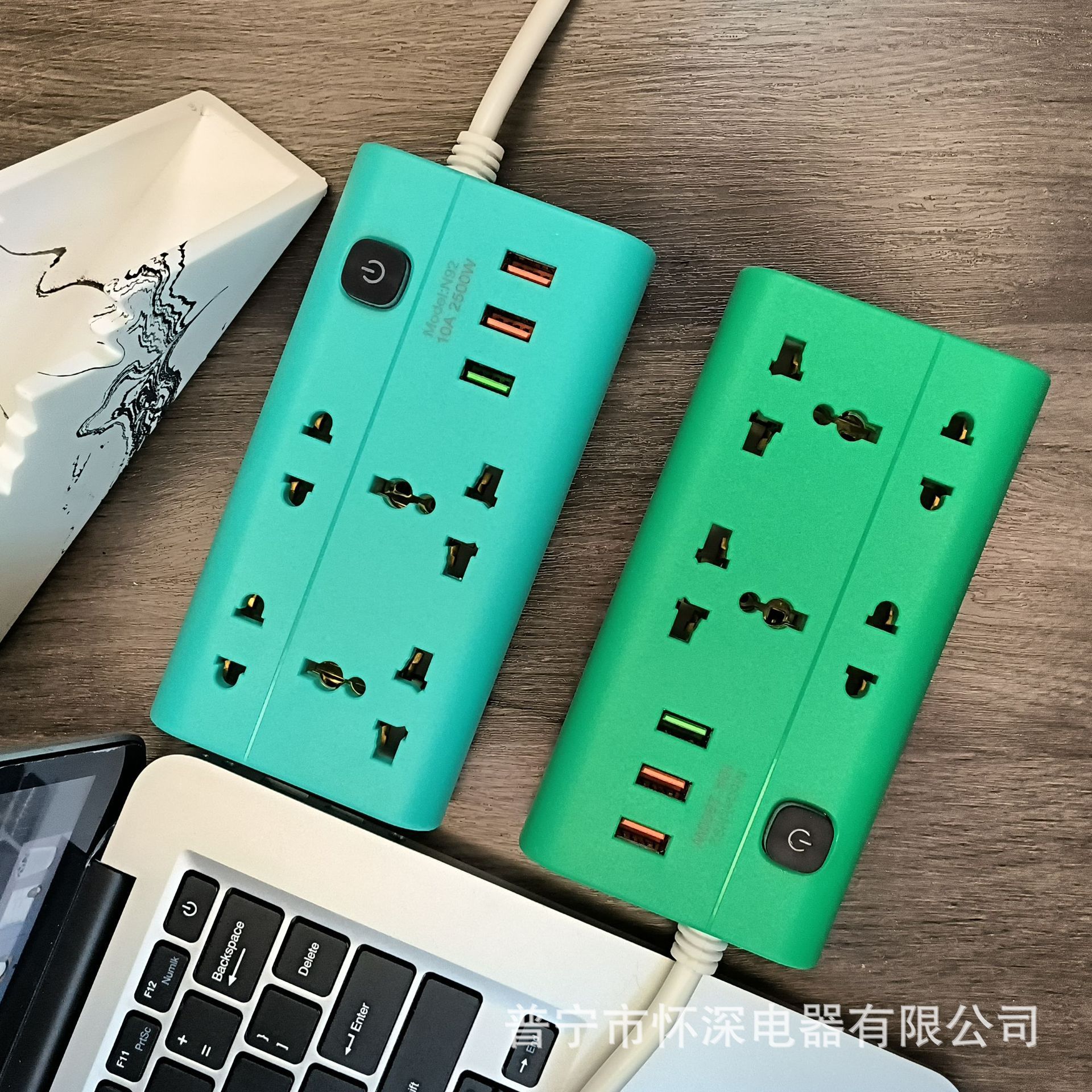 3USB N92 # innovador multi-posición agujero multifuncional toma de carga USB Ghana Kenia Nigeria.