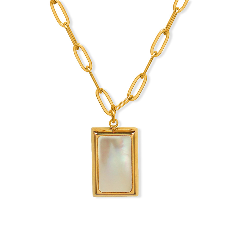 Colar versátil de luxo leve estilo francês Ins colar quadrado branco pôster colar titânio aço banhado a ouro corrente de osso de bloqueio_voghion.com