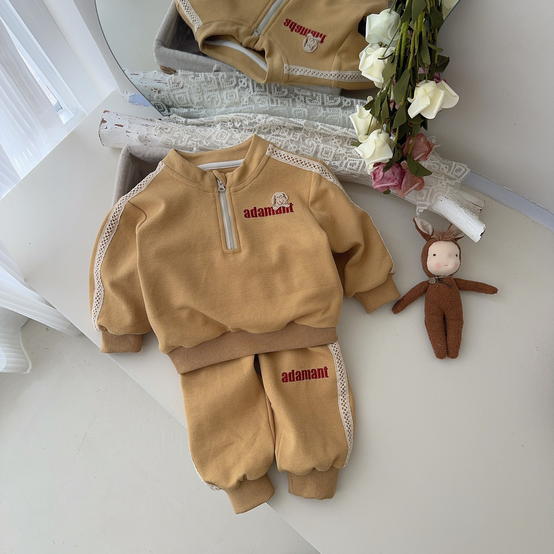 Ropa deportiva para bebés y niños, suéteres, trajes de manga larga, celebridades de Internet, chaquetas casuales para niños de moda, pantalones, ropa de primavera y otoño