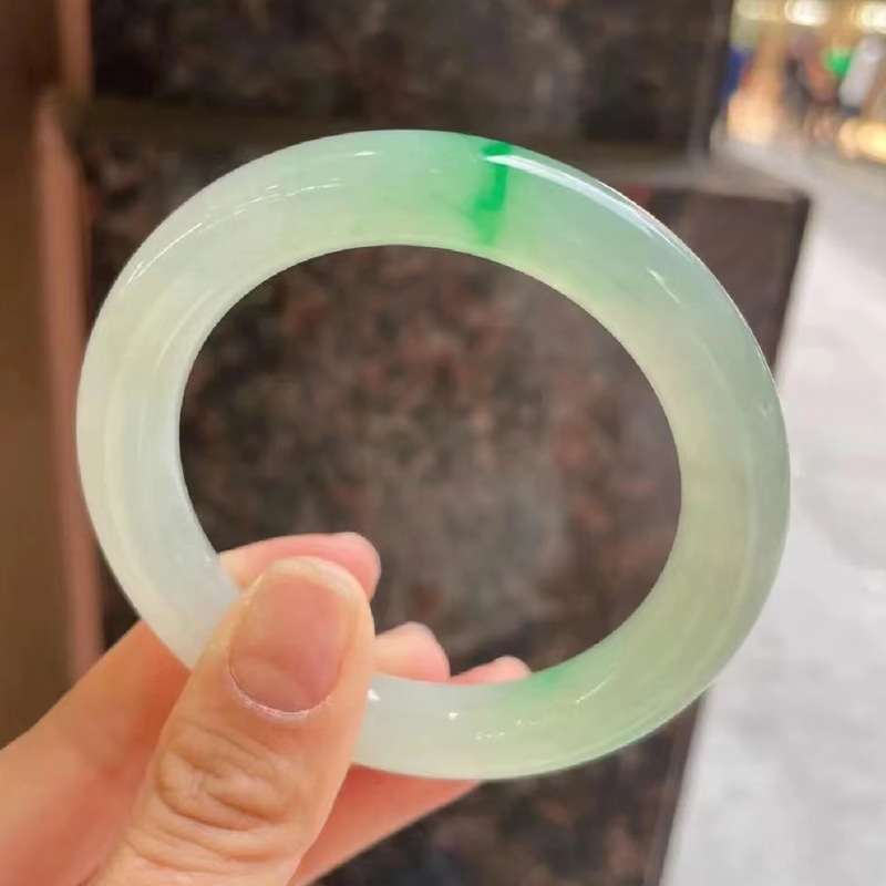 Natürliches burmesisches Typ-A-Jadeit-Armband, Jade-Armreif_voghion.com