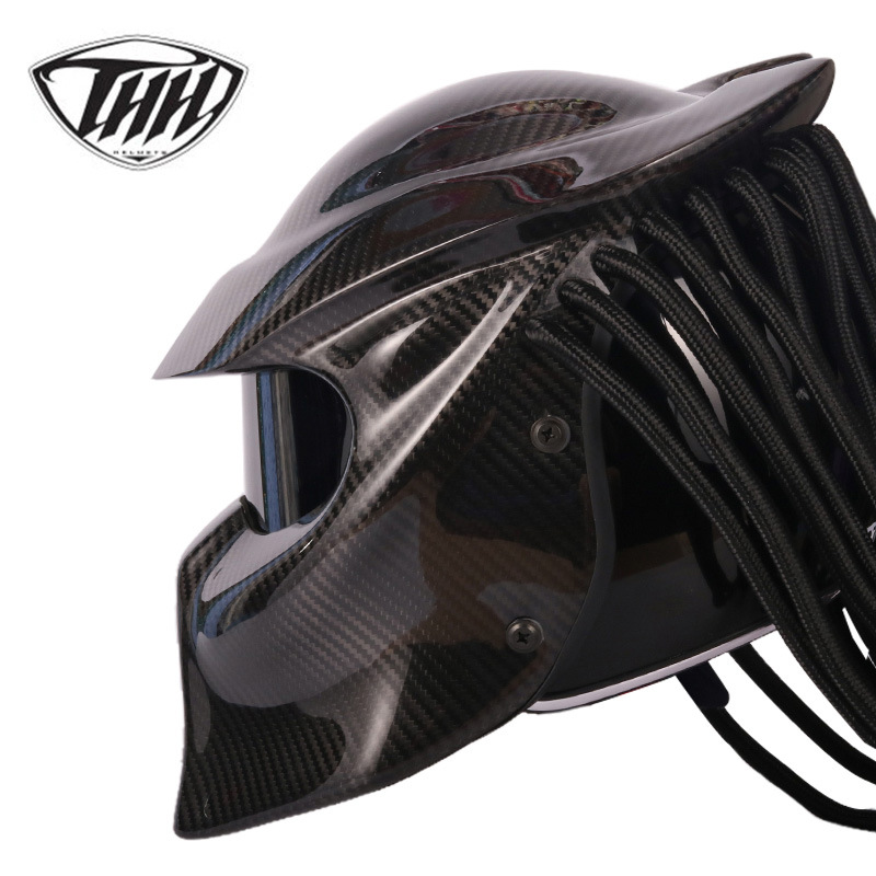 Casco transfronterizo personalidad cubierta completa Iron Warrior fibra de carbono casco de forma especial motocicleta retro hombres y mujeres coche deportivo casco completo