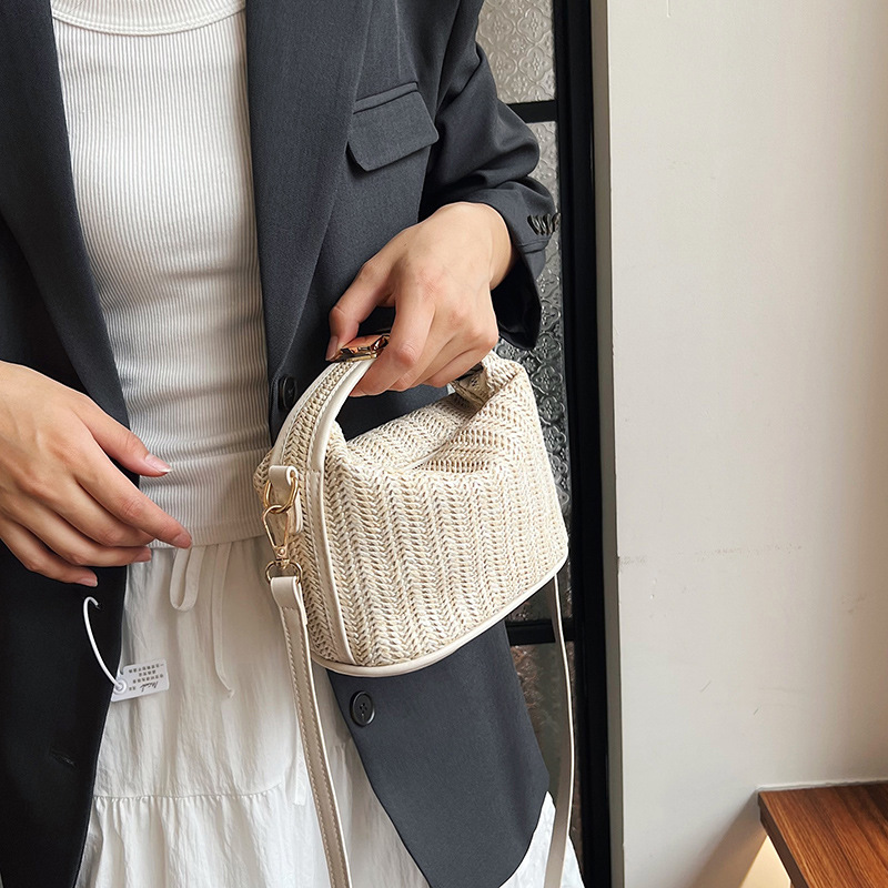 Bolso de verano 2024 nuevo estilo de moda material de tela de paja de moda bolso de mujer de moda bolso de hombro