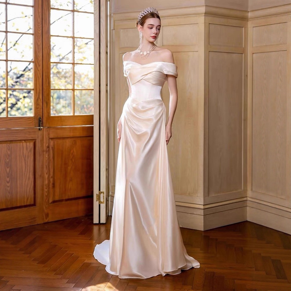 French Satin One-Shoulder Light Wedding Dress for the Bride, Simple Going Out Veil, Super Fairy Style Slim Fishtail White Dress