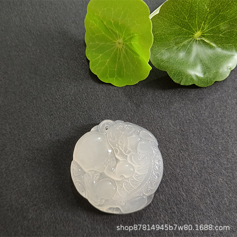 구슬을 안고 있는 칼세도니 픽시우 네이키드 펜던트(직경 33mm)