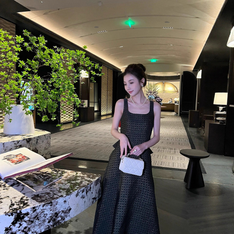 2025早秋新款南油Dio文艺风气质修身设计感u领蝴蝶结吊带连衣长裙|undefined