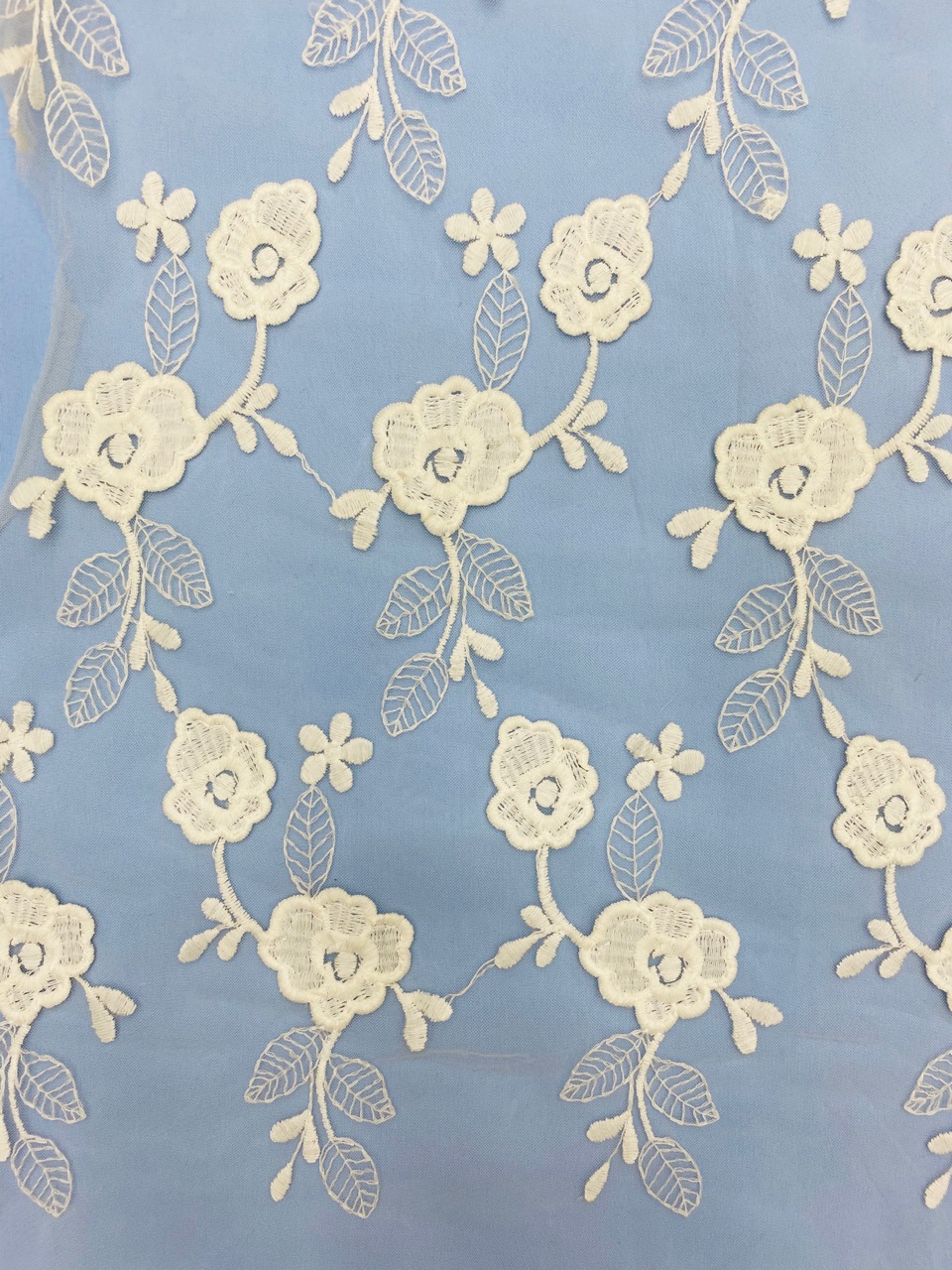 新品上架牛奶丝满幅浮动刺绣 大厂质量 现货供量大从优可零售起版