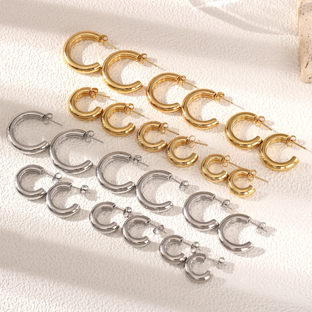 Taina europa y americana pernos de acero inoxidable lujoso ligero de alta calidad personalidad de moda oro y plata pernos de dos colores para mujeres no desvanecen mujeres image 4