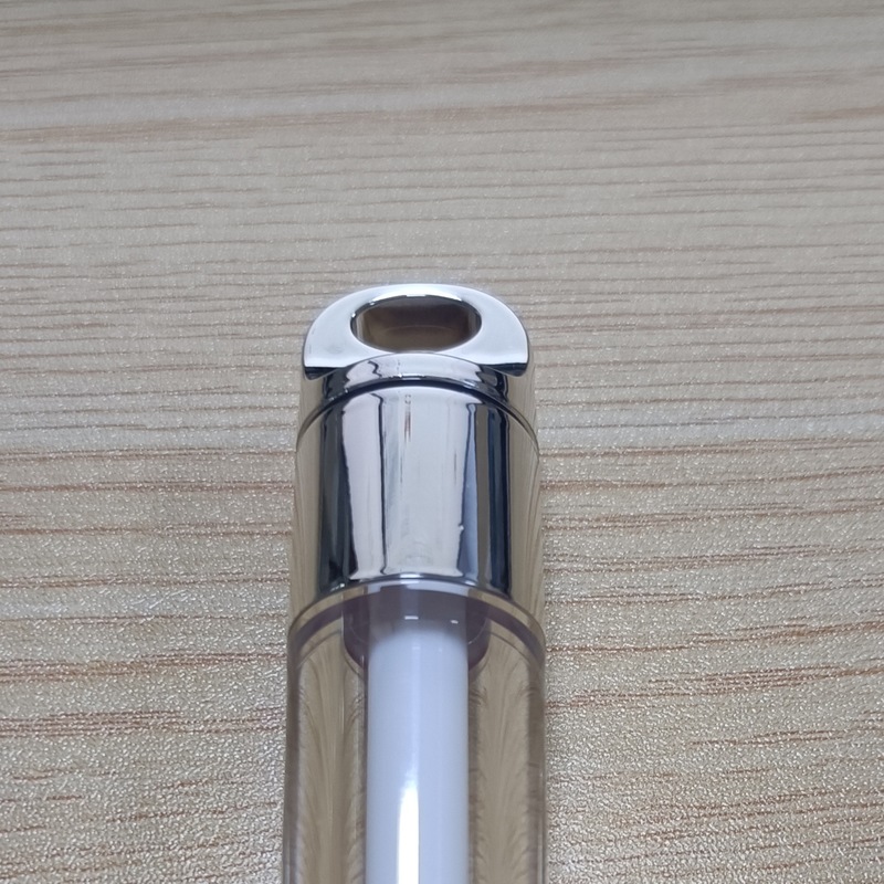 スポット 4 ミリリットル 6 ミリリットルライト高級電気メッキシルバーリップグロスチューブ空チューブペンダント付きマルチヘッドリップグレーズコンシーラーボトル|undefined