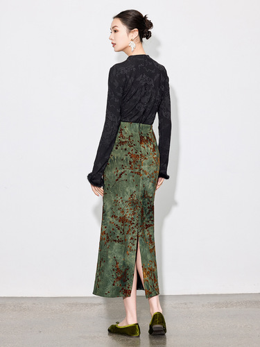 【Zhihe Tang】Autumn/Winter New Fashion Long-Sleeve Base Shirt Round Neck Slimming Elegant Top for Women