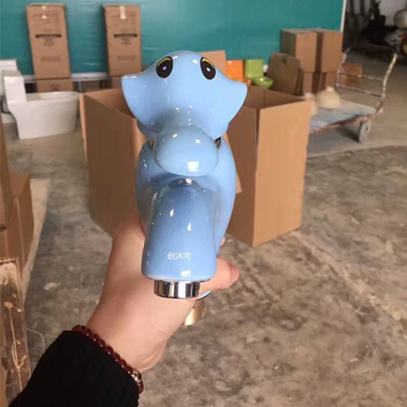 Nueva Promoción kindergarten niños de cerámica cuenca grifo mini fregadero cuenca grifo de dibujos animados