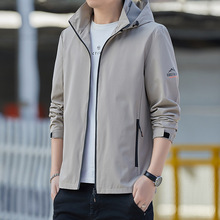 男士夹克2024新款秋季潮流休闲工装冲锋衣男休闲百搭连帽外套大码