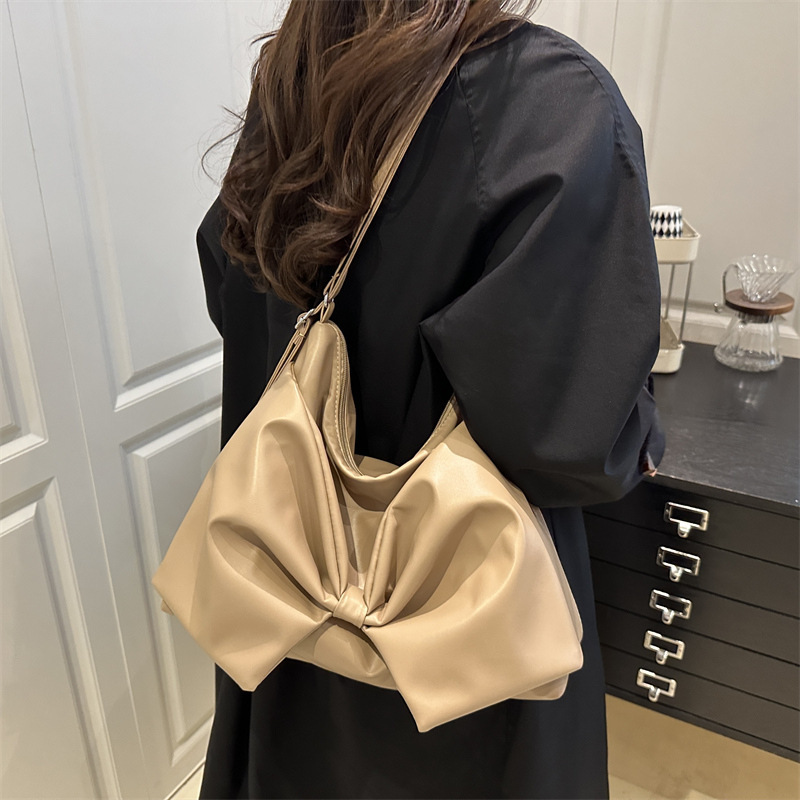 Korean Niche Designer 2025 New Bow Shoulder Crossbody Bag Mobile Phone Bag Sexy Female Bag Cross-Border Korean Niche Designer 2025 New Bow Shoulder Crossbody Bag Mobile Phone Bag Sexy Female Bag Cross-Border