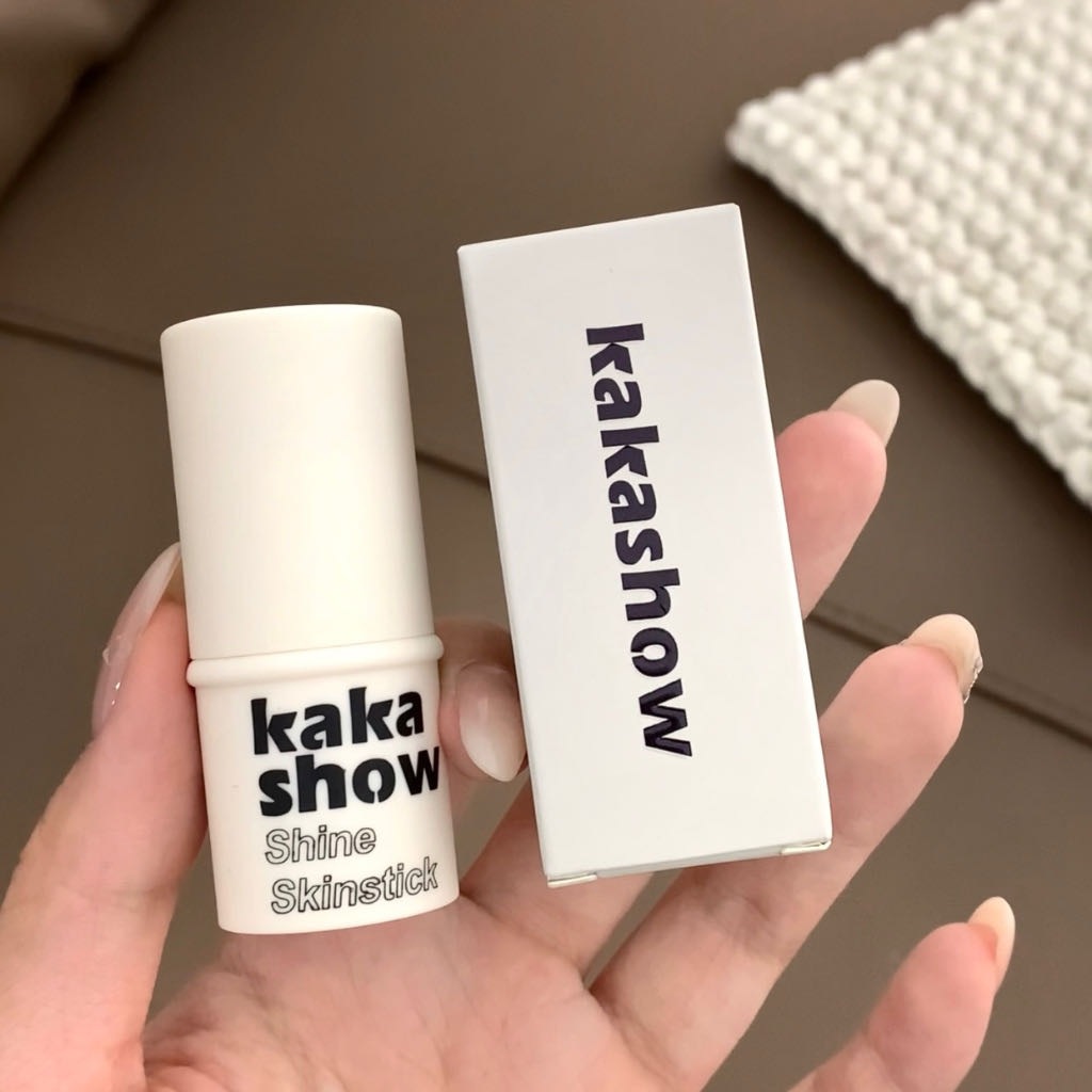 kakashow's Dynamic High-gloss bars are light, moist, and have a natural, clear, and pink luster. Wholesale for energetic girls undefined