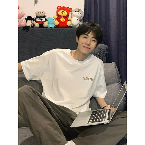 INS Short-Sleeve T-Shirt for Guys, Hong Kong-Style Printed Crew Neck Tee—Simple, Versatile, and Trendy Brand-Label 3/4-Length Top