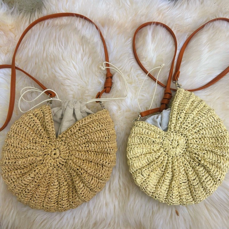 Luojia with straw bag conch bag handmade crocheted diagonal women's bag manufacturers in stock stock new woven Mori