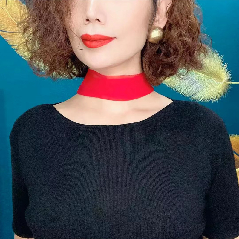 2 빨간색.