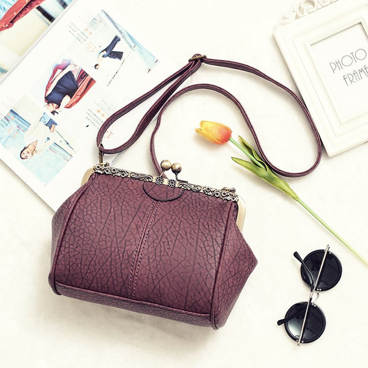 Vintage Pattern Shoulder Bag For Women Retro Style Pu Handbag_voghion.com