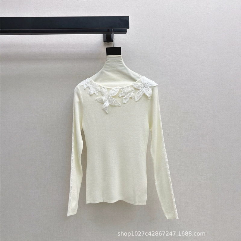 Shenzhen Nanyou presents its new collection of high-end, lightweight, and luxurious autumn/winter lace-embroidered floral knit tops, exuding elegance with their intricate details