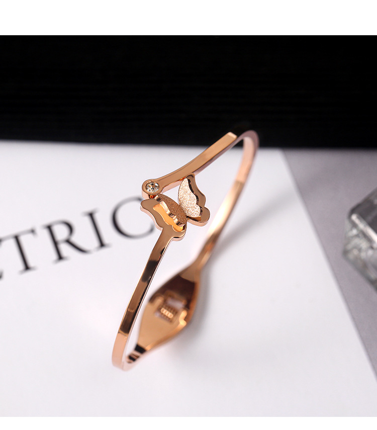 Butterfly Pattern Women'S Gender Inlay Design Retro Butterfly Titanium Steel Inlay Rhinestones Bangle