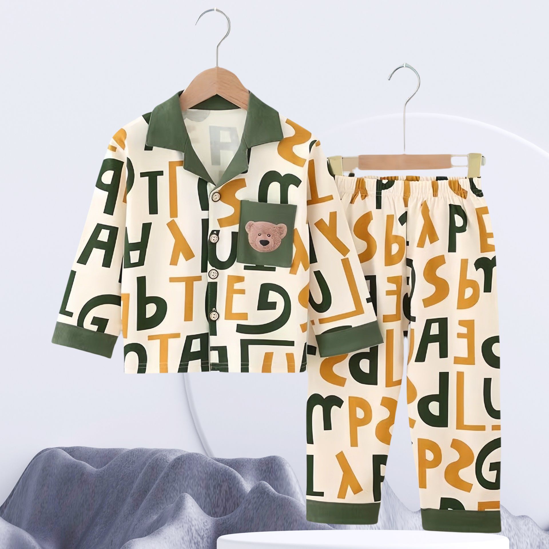 New spring and autumn style cotton children's pajamas set, toddler and toddler collared cardigan, long sleeves, cartoon print.