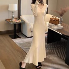 气质V领针织毛衣连衣裙女秋冬季辣妹小妈大衣内搭包臀鱼尾长裙